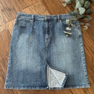 Chico's Size 2.5 Platinum Denim Blue Jean Skirt Casual Women's Size 14 Large